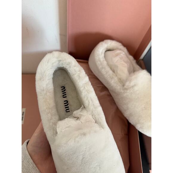 Miu Miu Slip-on Slippers White Shearling Fur - Picture 4 of 8